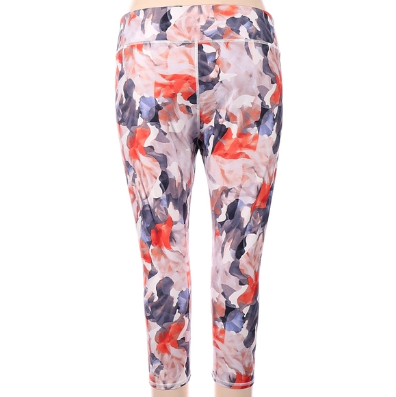 Fabletics capri (size medium) - Picture 2 of 8